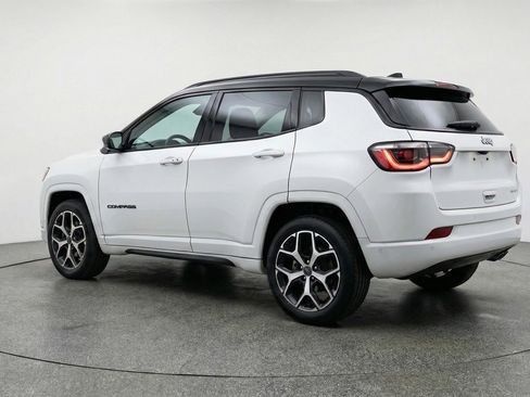 Used 2025 Jeep Compass Limited AWD/4WD image 6