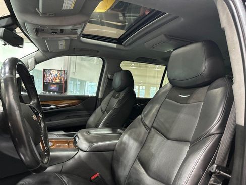 Used 2019 Cadillac Escalade ESV Premium Luxury AWD/4WD image 41