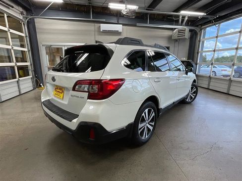 Used 2018 Subaru Outback 2.5i Limited AWD/4WD image 5