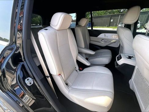 Used 2025 Mercedes-Benz GLS 450 4MATIC image 36