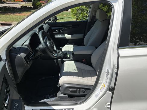 Used 2025 Honda CR-V EX-L image 16