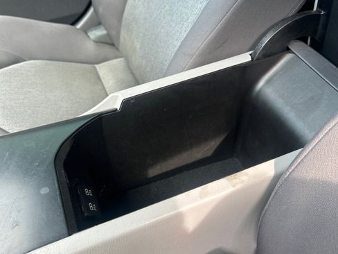 Used 2020 Toyota Camry LE FWD image 15