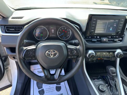 Used 2022 Toyota RAV4 LE AWD/4WD image 15