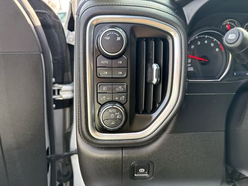 Used 2019 Chevrolet Silverado 1500 LTZ image 11