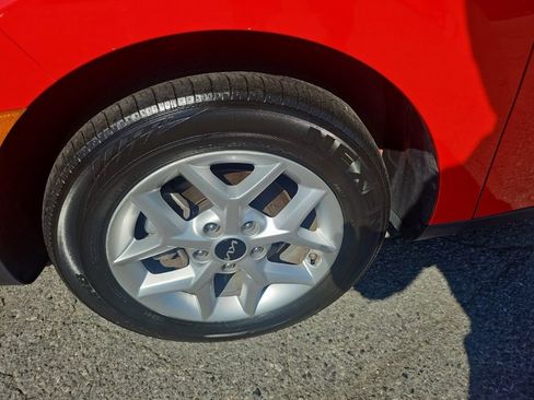 Used 2023 Kia Soul LX w/ LX Technology Package FWD image 19