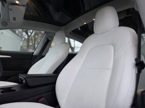 Used 2022 Tesla Model 3 Performance image 18