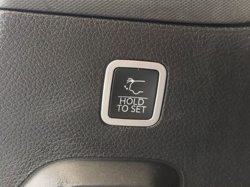 Certified 2022 Jeep Grand Wagoneer Series III w/ Rear Seat Video Group 1 image 15