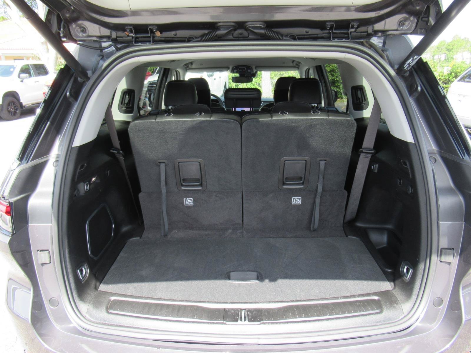 Used 2023 Jeep Grand Cherokee L Limited w/ Luxury Tech Group II RWD image 35