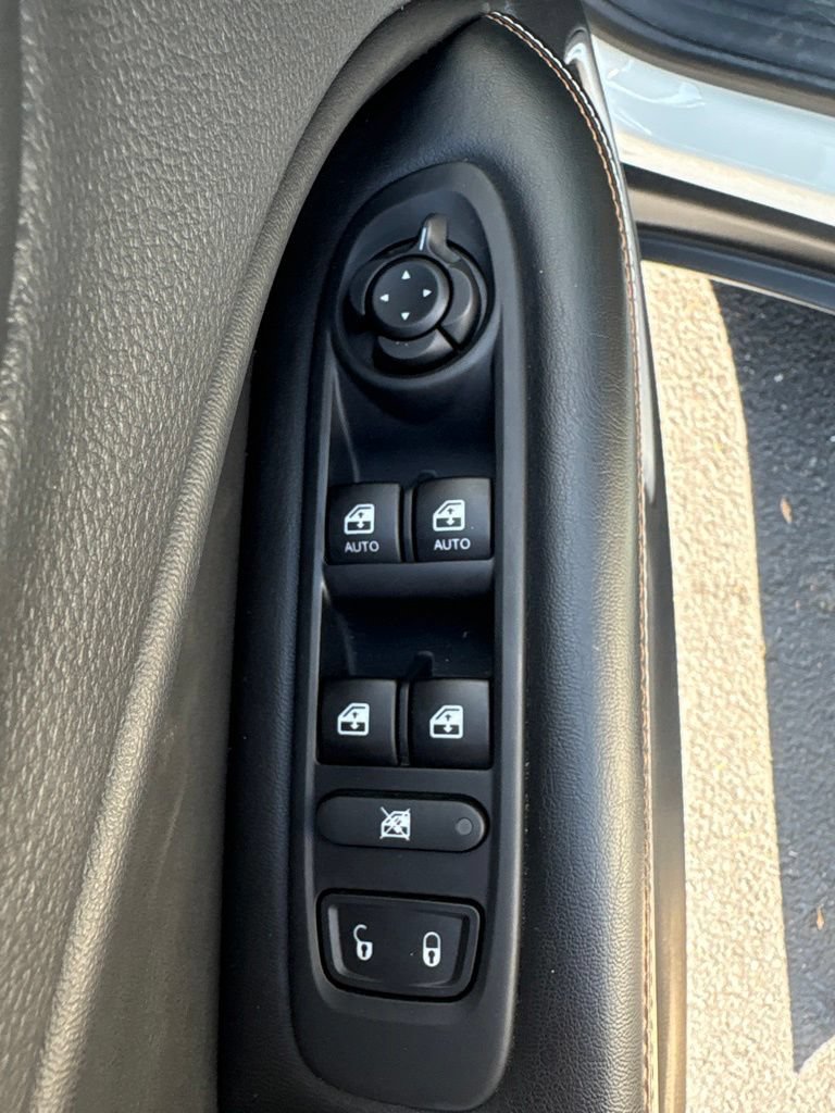 Used 2021 Jeep Compass Latitude AWD/4WD image 17