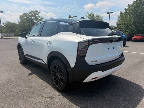 New 2026 Nissan Kicks SR w/ SR Premium Package AWD/4WD image 7
