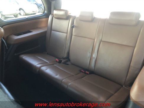 Used 2010 Toyota Sequoia Platinum RWD image 19