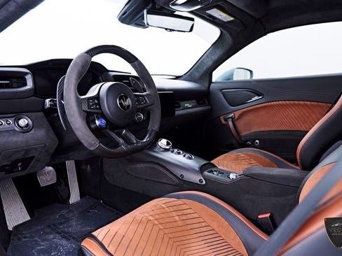 Used 2023 Maserati MC20 Spyder RWD image 2