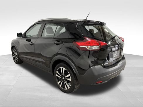 Used 2019 Nissan Kicks SV image 8