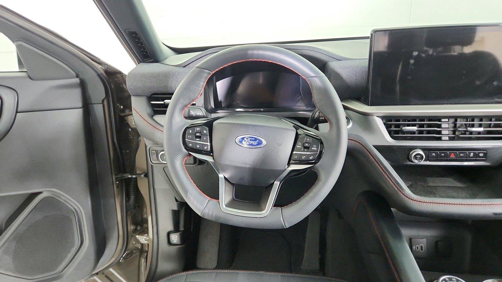 Used 2026 Ford Explorer ST-Line w/ ST-Line Street Pack AWD/4WD image 22