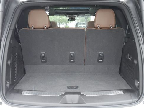 Used 2023 Chevrolet Tahoe High Country w/ Premium Package AWD/4WD image 17