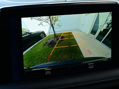 Used 2022 Chevrolet Tahoe LT image 16