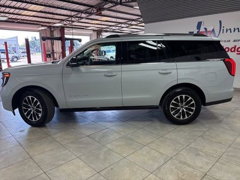 Used 2025 Ford Expedition Platinum AWD/4WD image 24