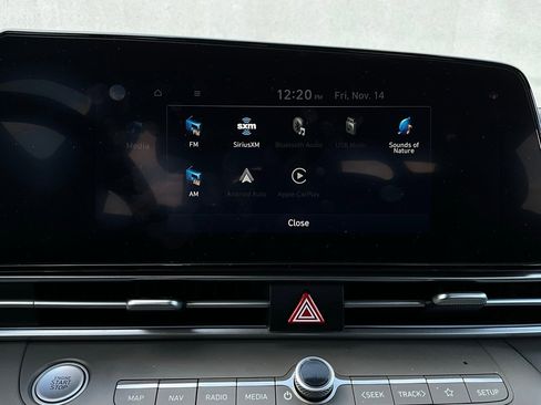 Used 2025 Hyundai Elantra SEL image 33