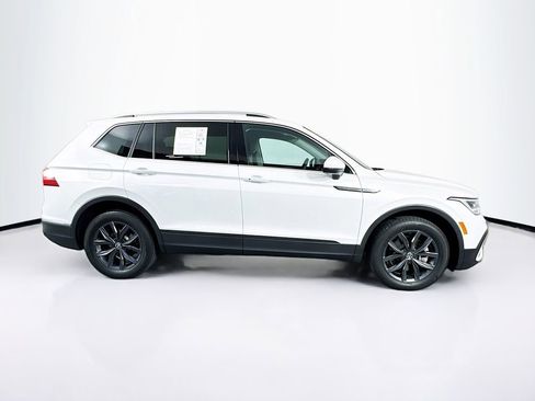Used 2023 Volkswagen Tiguan SE image 11