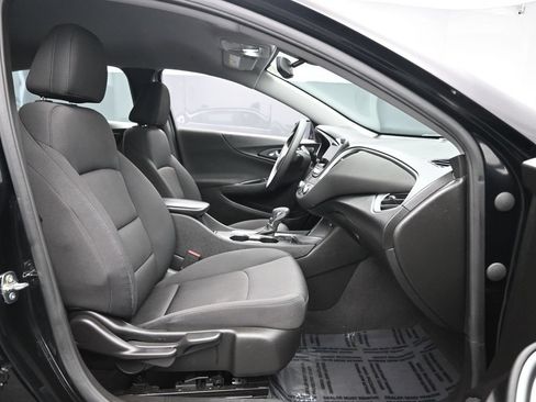 Used 2022 Chevrolet Malibu LT FWD image 30
