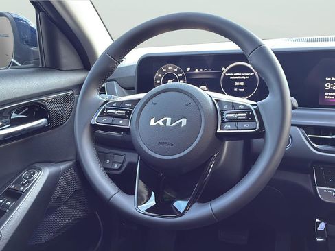 New 2026 Kia Seltos EX FWD image 16