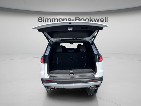 Used 2025 GMC Acadia Elevation w/ Elevation Premium Package AWD/4WD image 10