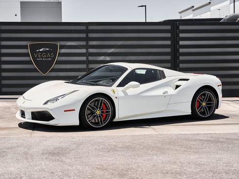 Used 2019 Ferrari 488 Spider RWD image 6