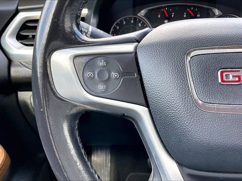 Used 2020 GMC Acadia SLE w/ Driver Convenience Package image 10