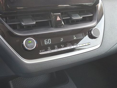 Used 2025 Toyota Corolla LE FWD image 17