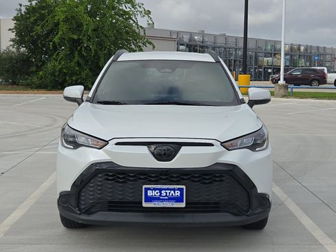 Used 2023 Toyota Corolla Cross AWD Hybrid image 9