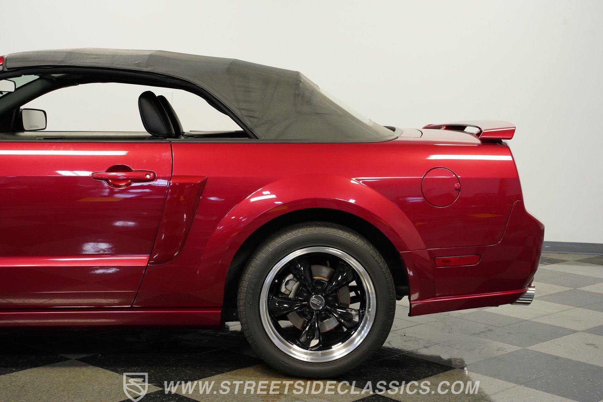 Used 2006 Ford Mustang GT RWD image 25