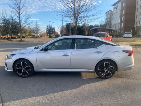 Used 2024 Nissan Altima 2.5 SR image 4