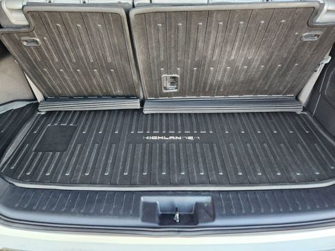 Used 2020 Toyota Highlander L w/ Protection Package #3 image 31