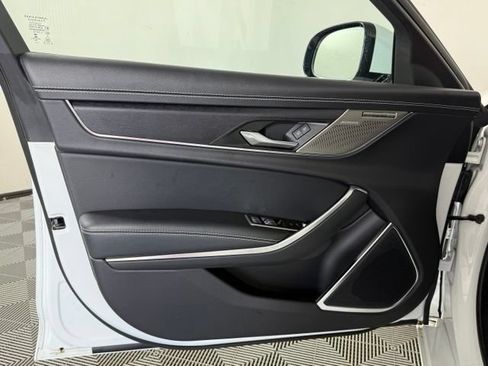 Certified 2023 Jaguar XF R-Dynamic SE AWD/4WD image 30