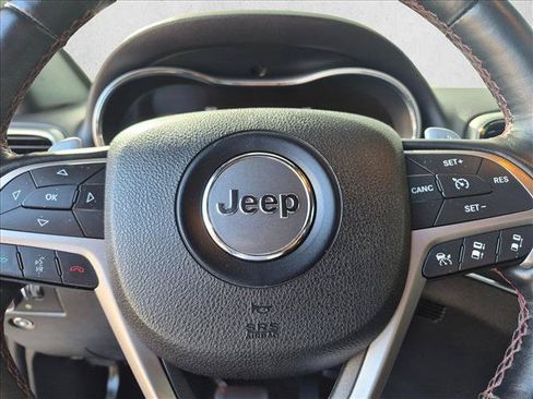 Used 2017 Jeep Grand Cherokee Trailhawk w/ Trailhawk Luxury Group AWD/4WD image 18