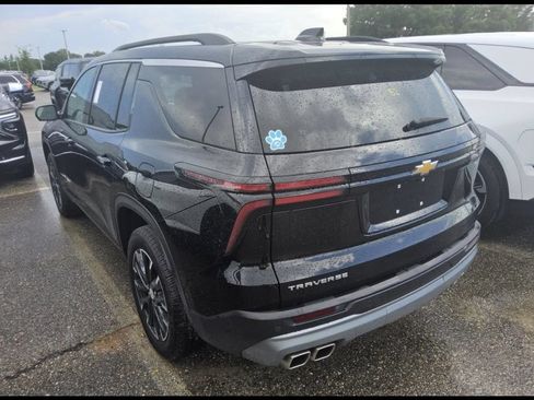Used 2025 Chevrolet Traverse LT w/ Sun and Wheel Package FWD image 7