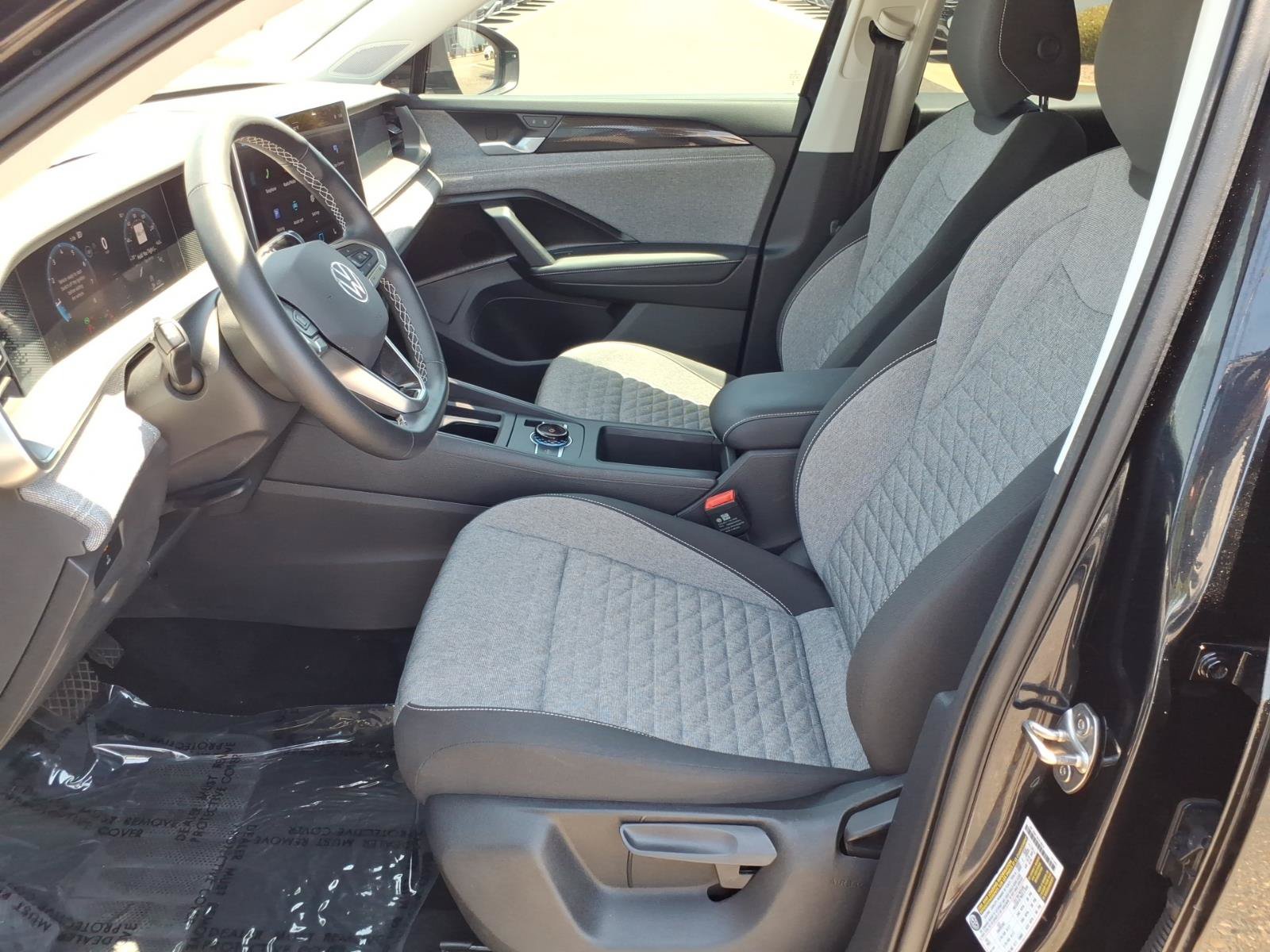 Certified 2025 Volkswagen Tiguan S FWD image 19