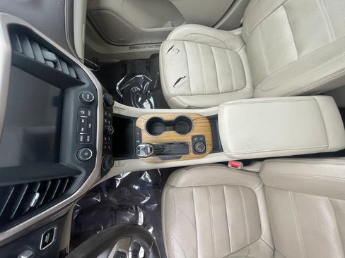 Used 2017 GMC Acadia Denali w/ Technology Package AWD/4WD image 17