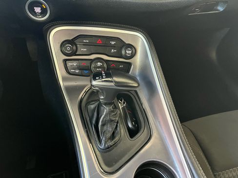 Used 2020 Dodge Challenger SXT image 17