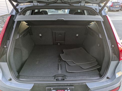 Certified 2023 Volvo XC40 Recharge Plus image 29