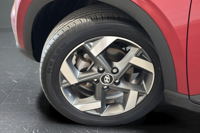 Certified 2024 Hyundai Venue SEL FWD image 29