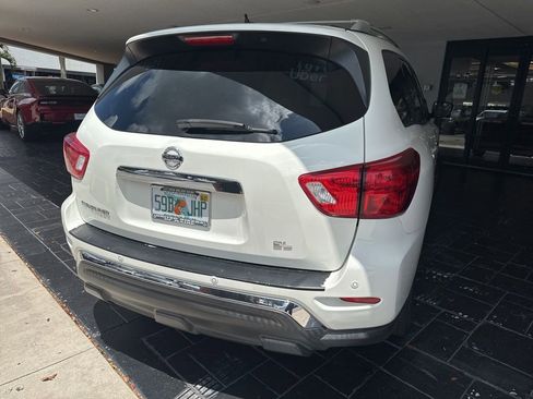 Used 2017 Nissan Pathfinder SL FWD image 6