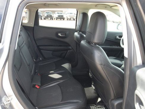 Used 2019 Jeep Compass Latitude w/ Cold Weather Group AWD/4WD image 27