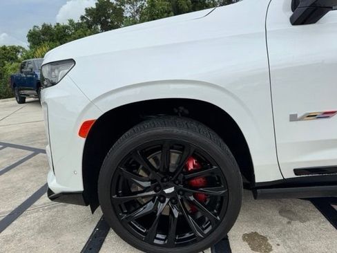 Certified 2023 Cadillac Escalade V w/ LPO, ONYX Package AWD/4WD image 13
