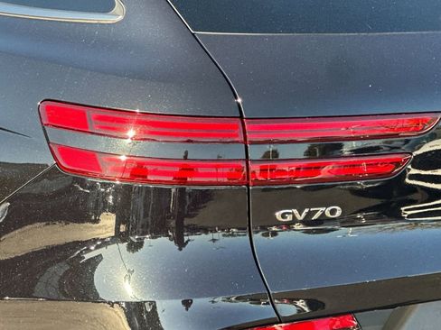 Used 2025 Genesis GV70 3.5T Sport image 28