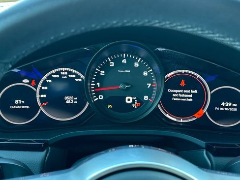 Used 2023 Porsche Cayenne Platinum Edition image 23