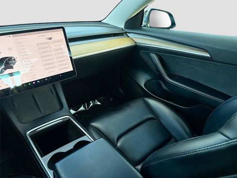 Used 2022 Tesla Model 3 Long Range image 25