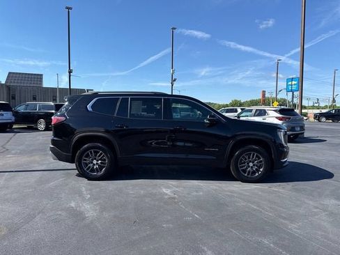 Used 2025 GMC Acadia Elevation FWD image 2