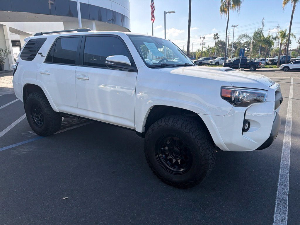 Used 2022 Toyota 4Runner TRD Off-Road Premium w/ Moonroof Package AWD/4WD image 4