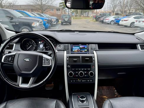 Used 2018 Land Rover Discovery Sport HSE image 31